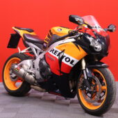 Honda - CBR - 1000 RR Fireblade // Suomi-Pyörä / Akrapovic / ABS / Huoltokirja // - Moottoripyörä