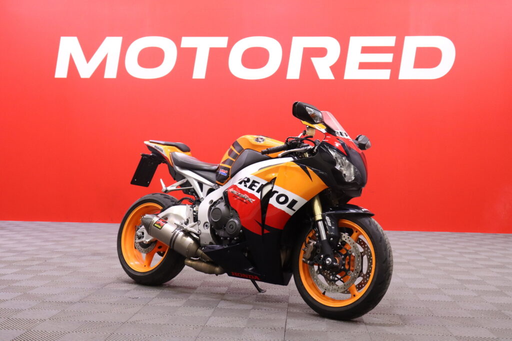 Honda - CBR - 1000 RR Fireblade // Suomi-Pyörä / Akrapovic / ABS / Huoltokirja // Honda - CBR - 1000 RR Fireblade // Suomi-Pyörä / Akrapovic / ABS / Huoltokirja // - Moottoripyörä