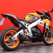 Honda - CBR - 1000 RR Fireblade // Suomi-Pyörä / Akrapovic / ABS / Huoltokirja // - Moottoripyörä
