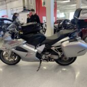 Honda - VFR - 800 VTEC ABS // Juuri saapunut / 4x laukut / 2-om Suomipyörä / Huoltokirja // - Moottoripyörä