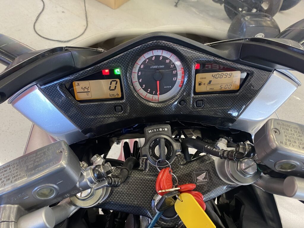 Honda - VFR - 800 VTEC ABS // Juuri saapunut / 4x laukut / 2-om Suomipyörä / Huoltokirja // Honda - VFR - 800 VTEC ABS // Juuri saapunut / 4x laukut / 2-om Suomipyörä / Huoltokirja // - Moottoripyörä