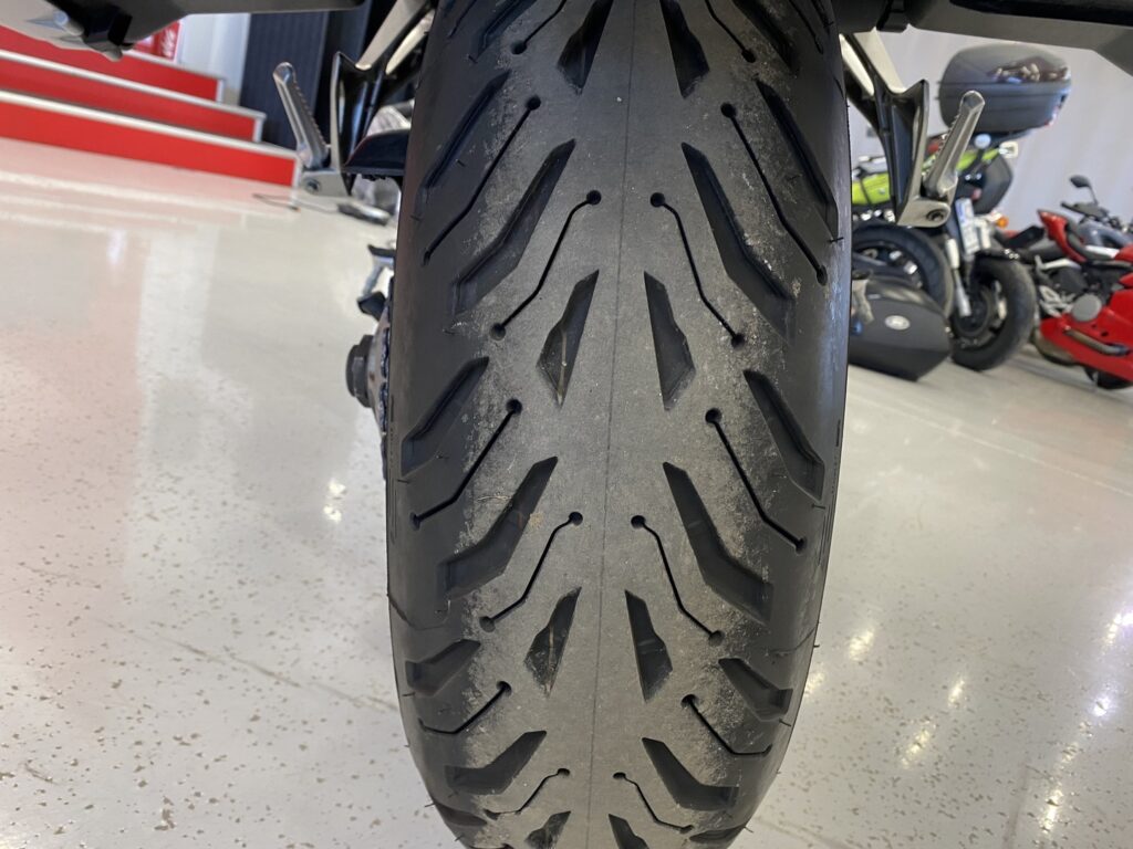 Honda - VFR - 800 VTEC ABS // Juuri saapunut / 4x laukut / 2-om Suomipyörä / Huoltokirja // Honda - VFR - 800 VTEC ABS // Juuri saapunut / 4x laukut / 2-om Suomipyörä / Huoltokirja // - Moottoripyörä