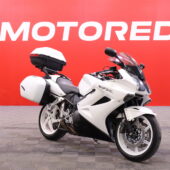 Honda - VFR - 800 VTEC //1-OM, Suomi-pyörä / 3x-laukut / Kahvalämmittimet // - Moottoripyörä