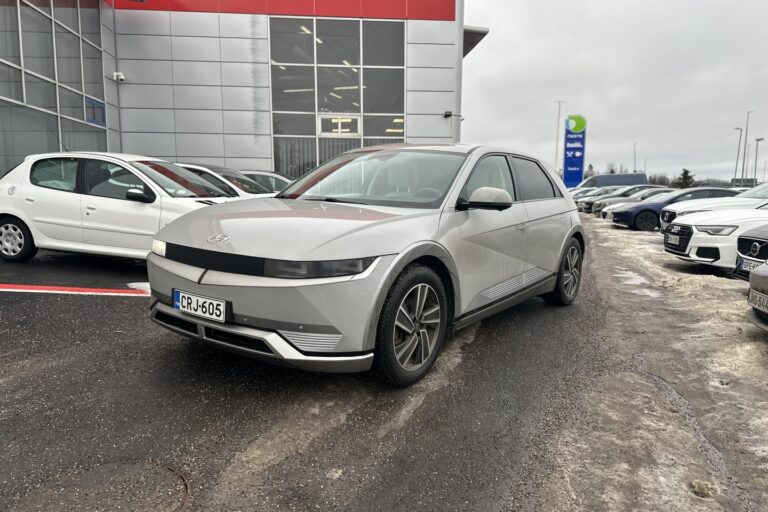 Hyundai - IONIQ 5 - 77 kWh 229 hv Premium // Facelift / ACC / HUD / BOSE / Sähköpenkit ilmastoinnilla / Koukku / 2x vanteet / 360° / Merkkihuollettu / - Maastoauto