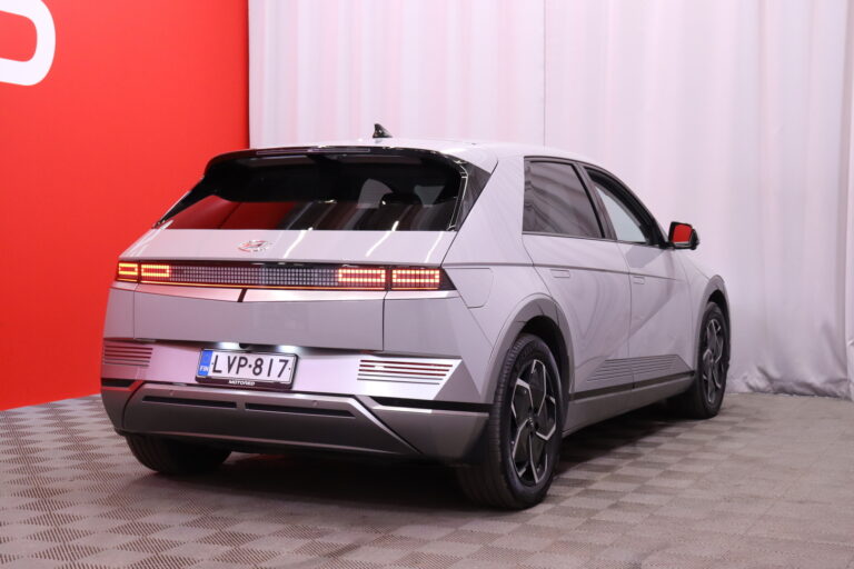 Hyundai - IONIQ 5 - 77 kWh 325 hv AWD Premium // 1-Om. Suomi-auto / ACC / HUD / 360° / BOSE / Sähköpenkit ilmastoinnilla / Bluelink / - Maastoauto