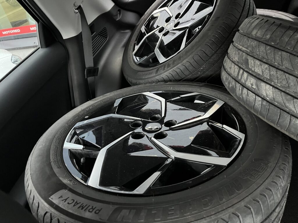 Hyundai - IONIQ 5 - 77 kWh 229 hv Style Hyundai - IONIQ 5 - 77 kWh 229 hv Style - Maastoauto