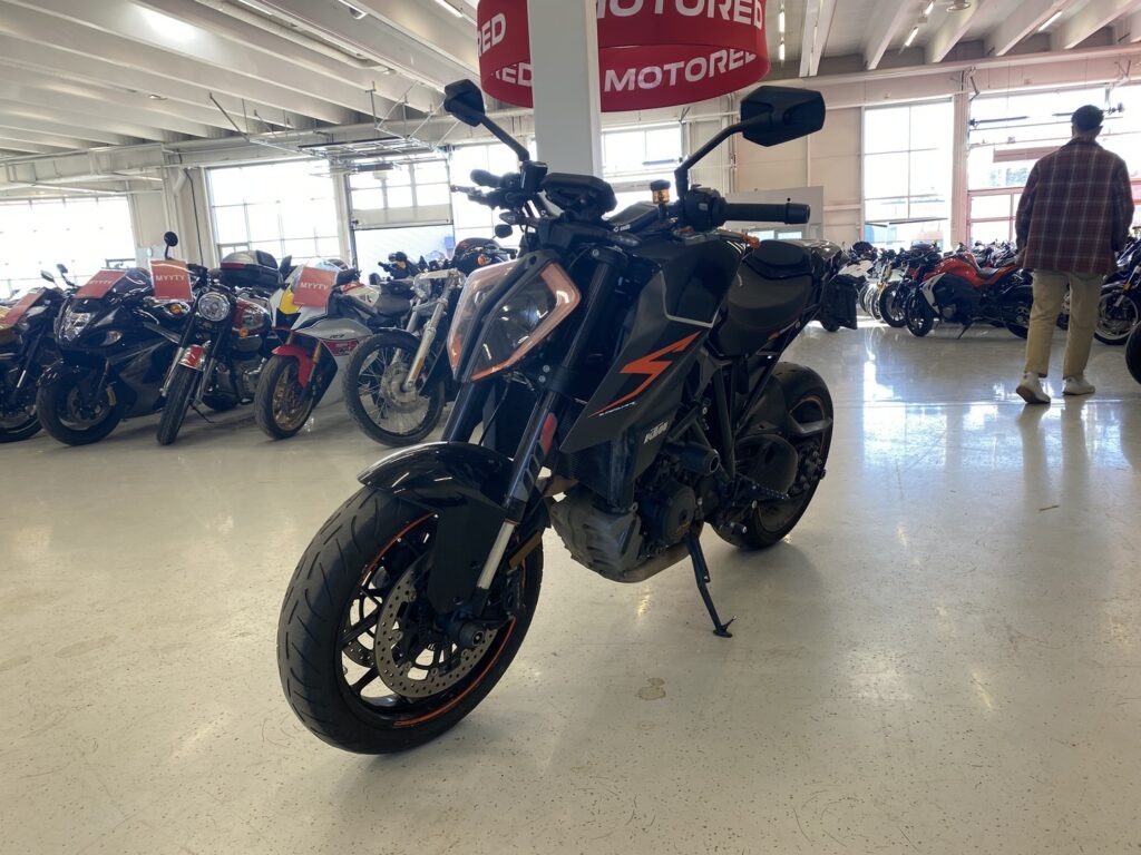 KTM - 1290 - Super Duke R // Juuri Saapunut / Tech- ja Track pack / Akrapovic // KTM - 1290 - Super Duke R // Juuri Saapunut / Tech- ja Track pack / Akrapovic // - Moottoripyörä