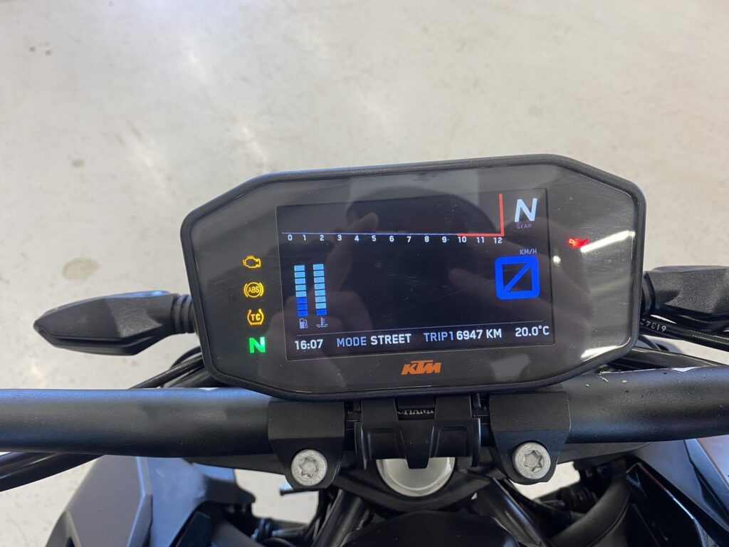 KTM - 1290 - Super Duke R // Juuri Saapunut / Tech- ja Track pack / Akrapovic // KTM - 1290 - Super Duke R // Juuri Saapunut / Tech- ja Track pack / Akrapovic // - Moottoripyörä