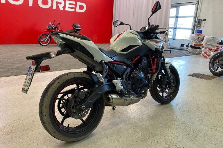 Kawasaki - Z - 650 // Juuri saapunut! / 1-Om. Suomi-pyörä / Takuu voimassa! / Huoltokirja / ABS / Kahvanlämmittimet // - Moottoripyörä