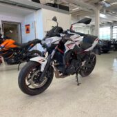 Kawasaki - Z - 650 // Juuri saapunut! / 1-Om. Suomi-pyörä / Takuu voimassa! / Huoltokirja / ABS / Kahvanlämmittimet // - Moottoripyörä