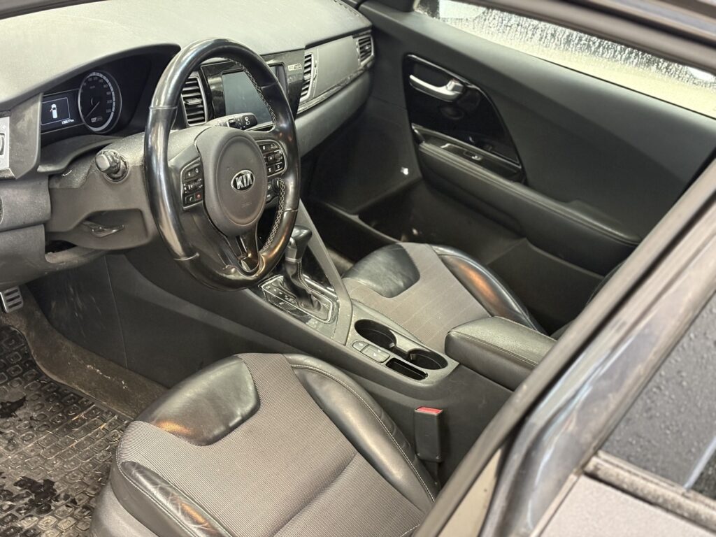Kia - Niro - 1,6 GDI Hybrid Business Premium DCT // ACC / Kamera / JBL / Vetokoukku / LED / Lohko // Kia - Niro - 1,6 GDI Hybrid Business Premium DCT // ACC / Kamera / JBL / Vetokoukku / LED / Lohko // - Farmari