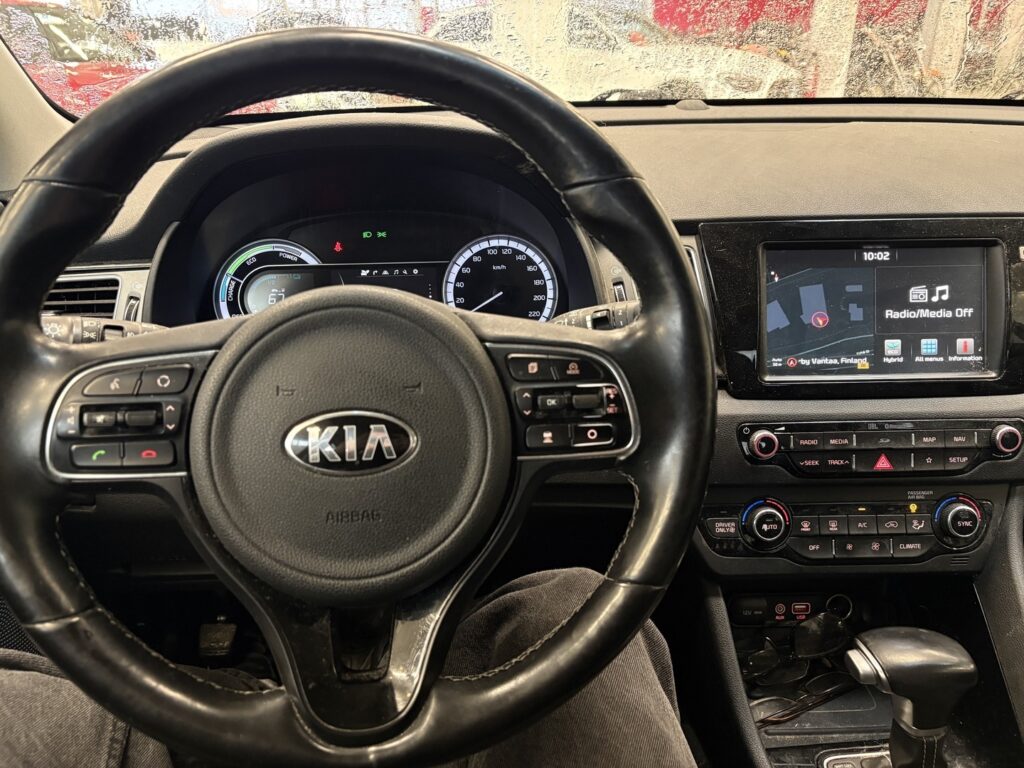 Kia - Niro - 1,6 GDI Hybrid Business Premium DCT // ACC / Kamera / JBL / Vetokoukku / LED / Lohko // Kia - Niro - 1,6 GDI Hybrid Business Premium DCT // ACC / Kamera / JBL / Vetokoukku / LED / Lohko // - Farmari