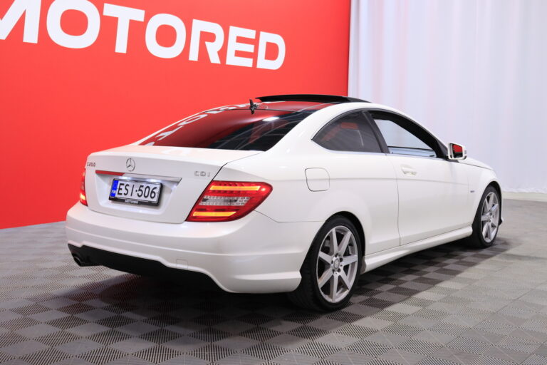 Mercedes-Benz - C - 250 CDI BE Coupé AMG - Coupe