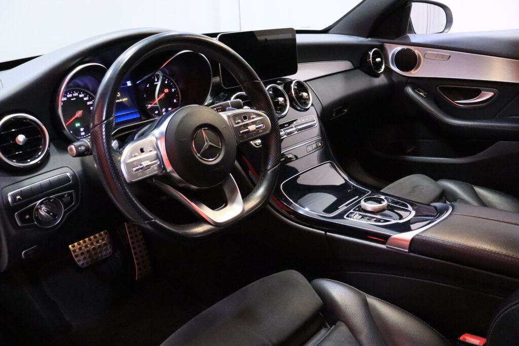 Mercedes-Benz - C - 220 d T A Business AMG // Distronic pro / Aktiv. Kaista-avustin / AMG Paketit / P.Kamera / Sporttipenkit / CarPlay / Mercedes-Benz - C - 220 d T A Business AMG // Distronic pro / Aktiv. Kaista-avustin / AMG Paketit / P.Kamera / Sporttipenkit / CarPlay / - Farmari