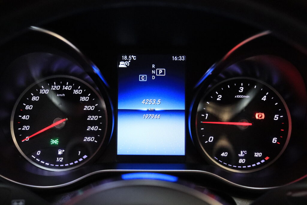 tuotekuva-Mercedes-Benz-C-RVV-915-2026-03-05-100104-15 tuotekuva-Mercedes-Benz-C-RVV-915-2026-03-05-100104-15