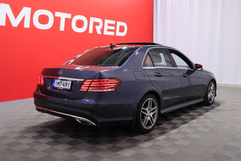 Mercedes-Benz - E - 250 BE A AMG-Styling - Sedan