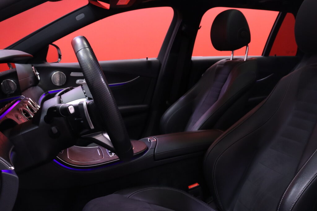 Mercedes-Benz - E - 300 de 4MATIC T A AMG Mercedes-Benz - E - 300 de 4MATIC T A AMG - Farmari