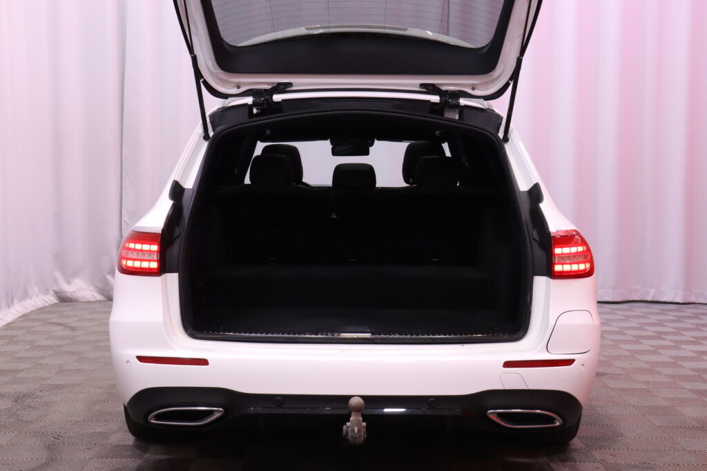 Mercedes-Benz - E - 300 de 4MATIC T A AMG Mercedes-Benz - E - 300 de 4MATIC T A AMG - Farmari