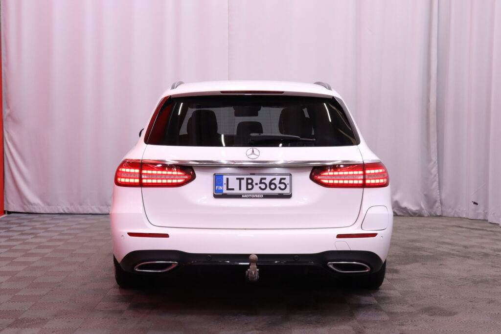 Mercedes-Benz - E - 300 de 4MATIC T A AMG Mercedes-Benz - E - 300 de 4MATIC T A AMG - Farmari