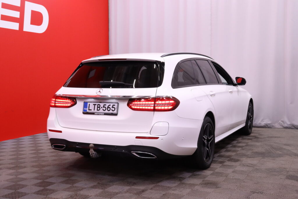 Mercedes-Benz - E - 300 de 4MATIC T A AMG // Distronic+ / Panorama / Burmester / Muistipenkit / Vetokoukku / Kamera / Night // Mercedes-Benz - E - 300 de 4MATIC T A AMG // Distronic+ / Panorama / Burmester / Muistipenkit / Vetokoukku / Kamera / Night // - Farmari