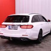 Mercedes-Benz - E - 300 de 4MATIC T A AMG // Distronic+ / Panorama / Burmester / Muistipenkit / Vetokoukku / Kamera / Night // - Farmari