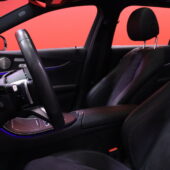 Mercedes-Benz - E - 300 de 4MATIC T A AMG // Distronic+ / Panorama / Burmester / Muistipenkit / Vetokoukku / Kamera / Night // - Farmari