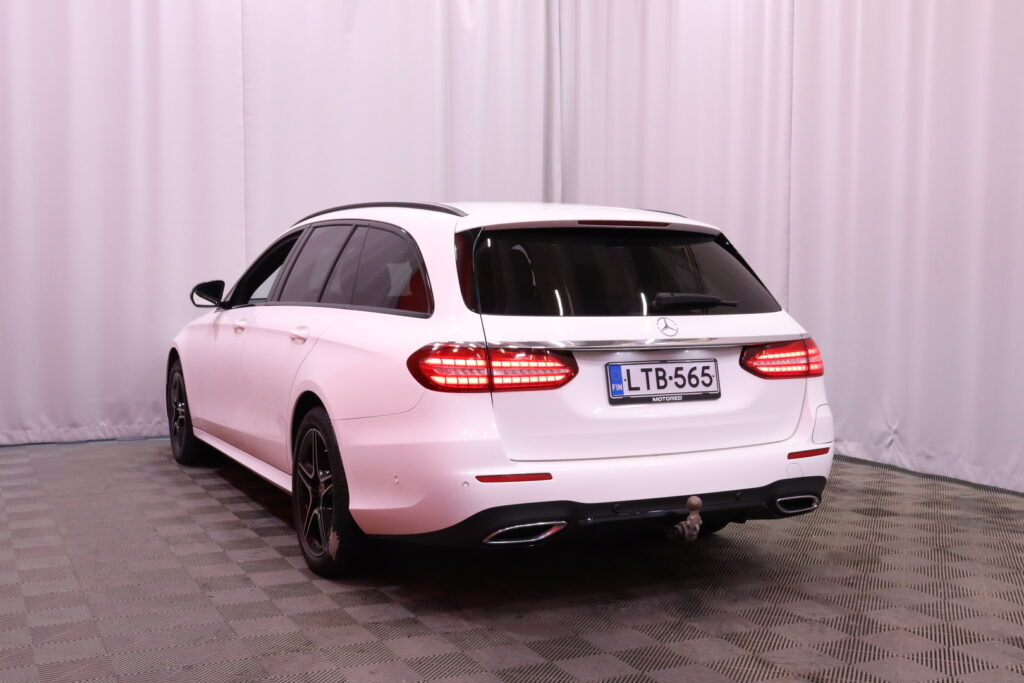 Mercedes-Benz - E - 300 de 4MATIC T A AMG // Distronic+ / Panorama / Burmester / Muistipenkit / Vetokoukku / Kamera / Night // Mercedes-Benz - E - 300 de 4MATIC T A AMG // Distronic+ / Panorama / Burmester / Muistipenkit / Vetokoukku / Kamera / Night // - Farmari