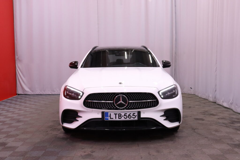 Mercedes-Benz - E - 300 de 4MATIC T A AMG // Distronic+ / Panorama / Burmester / Muistipenkit / Vetokoukku / Kamera / Night // Mercedes-Benz - E - 300 de 4MATIC T A AMG // Distronic+ / Panorama / Burmester / Muistipenkit / Vetokoukku / Kamera / Night // - Farmari
