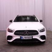 Mercedes-Benz - E - 300 de 4MATIC T A AMG // Distronic+ / Panorama / Burmester / Muistipenkit / Vetokoukku / Kamera / Night // - Farmari
