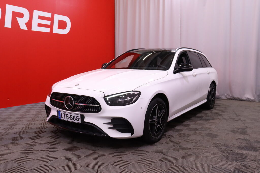 Mercedes-Benz - E - 300 de 4MATIC T A AMG // Distronic+ / Panorama / Burmester / Muistipenkit / Vetokoukku / Kamera / Night // Mercedes-Benz - E - 300 de 4MATIC T A AMG // Distronic+ / Panorama / Burmester / Muistipenkit / Vetokoukku / Kamera / Night // - Farmari