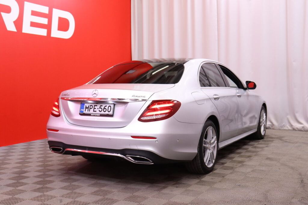 Mercedes-Benz - E - 220 d 4Matic A Business AMG / Multibeam LED / Burmester / Webasto / Panorama Mercedes-Benz - E - 220 d 4Matic A Business AMG / Multibeam LED / Burmester / Webasto / Panorama - Sedan