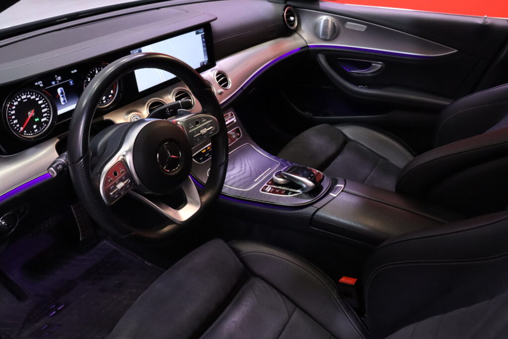 Mercedes-Benz - E - 220 d 4Matic A Business AMG / Multibeam LED / Burmester / Webasto / Panorama Mercedes-Benz - E - 220 d 4Matic A Business AMG / Multibeam LED / Burmester / Webasto / Panorama - Sedan