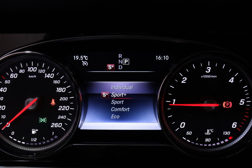 tuotekuva-Mercedes-Benz-E-MPE-560-2026-03-19-111603-28 tuotekuva-Mercedes-Benz-E-MPE-560-2026-03-19-111603-28