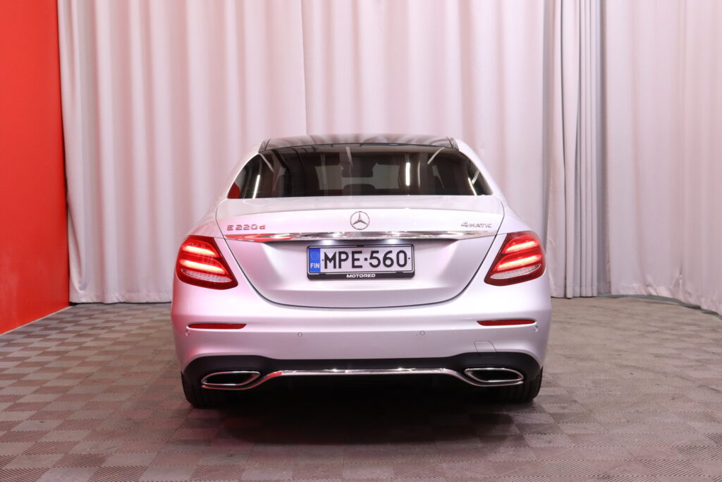 Mercedes-Benz - E - 220 d 4Matic A Business AMG / Multibeam LED / Burmester / Webasto / Panorama Mercedes-Benz - E - 220 d 4Matic A Business AMG / Multibeam LED / Burmester / Webasto / Panorama - Sedan