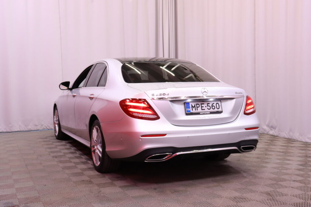 Mercedes-Benz - E - 220 d 4Matic A Business AMG / Multibeam LED / Burmester / Webasto / Panorama Mercedes-Benz - E - 220 d 4Matic A Business AMG / Multibeam LED / Burmester / Webasto / Panorama - Sedan