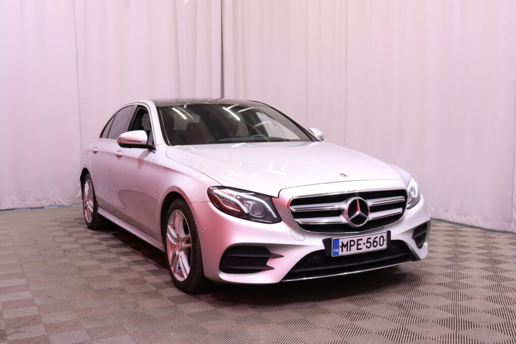 Mercedes-Benz - E - 220 d 4Matic A Business AMG / Multibeam LED / Burmester / Webasto / Panorama Mercedes-Benz - E - 220 d 4Matic A Business AMG / Multibeam LED / Burmester / Webasto / Panorama - Sedan
