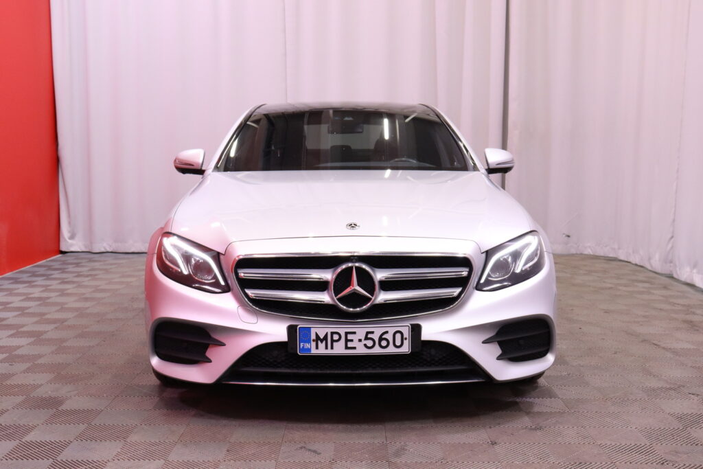 Mercedes-Benz - E - 220 d 4Matic A Business AMG / Multibeam LED / Burmester / Webasto / Panorama Mercedes-Benz - E - 220 d 4Matic A Business AMG / Multibeam LED / Burmester / Webasto / Panorama - Sedan