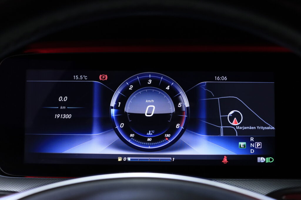 tuotekuva-Mercedes-Benz-E-YLR-379-2026-03-09-162007-19 tuotekuva-Mercedes-Benz-E-YLR-379-2026-03-09-162007-19