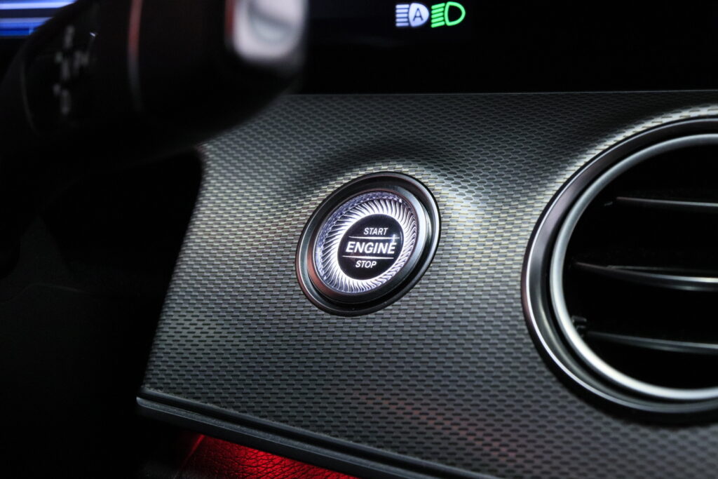 tuotekuva-Mercedes-Benz-E-YLR-379-2026-03-09-162007-21 tuotekuva-Mercedes-Benz-E-YLR-379-2026-03-09-162007-21