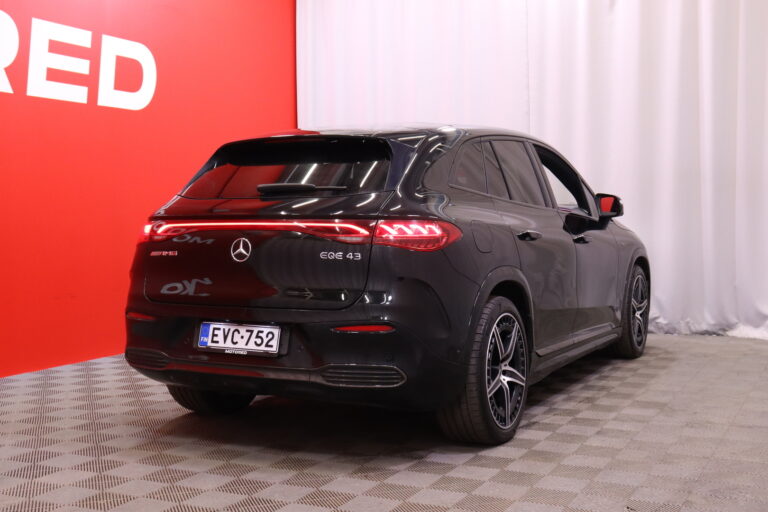 Mercedes-Benz - EQE SUV - 43 4Matic AMG // Hyperscreen / HUD / Burmester / Distronic+ / 4-pyöräohjaus / - Maastoauto