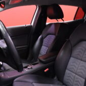 Mercedes-Benz - GLA - 180 A Premium Business // Suomi-auto / Juuri Huollettu! / IHC / Vakionopeudensäädin / Kamera / Style -paketti // - Maastoauto