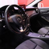 Mercedes-Benz - GLA - 180 A Premium Business // Suomi-auto / Juuri Huollettu! / IHC / Vakionopeudensäädin / Kamera / Style -paketti // - Maastoauto