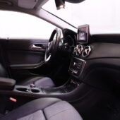 Mercedes-Benz - GLA - 180 A Premium Business // Suomi-auto / Juuri Huollettu! / IHC / Vakionopeudensäädin / Kamera / Style -paketti // - Maastoauto