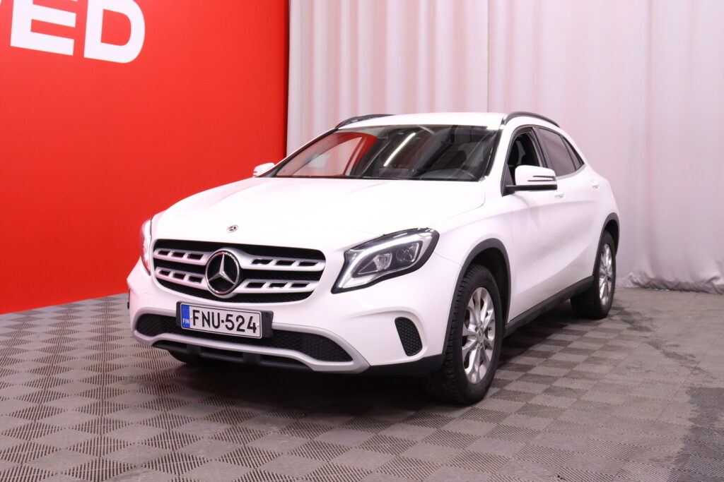 Mercedes-Benz - GLA - 180 A Premium Business // Suomi-auto / Juuri Huollettu! / IHC / Vakionopeudensäädin / Kamera / Style -paketti // Mercedes-Benz - GLA - 180 A Premium Business // Suomi-auto / Juuri Huollettu! / IHC / Vakionopeudensäädin / Kamera / Style -paketti // - Maastoauto