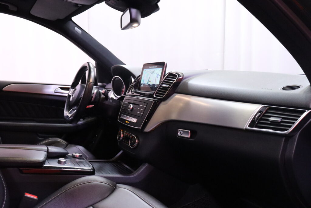 Mercedes-Benz - GLE - 500 e 4Matic AMG // Panoraama / Koukku / Sähkösäätöiset nahkapenkit / ILS Mercedes-Benz - GLE - 500 e 4Matic AMG // Panoraama / Koukku / Sähkösäätöiset nahkapenkit / ILS - Maastoauto