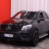 Mercedes-Benz - GLE - 500 e 4Matic AMG // Panoraama / Koukku / Sähkösäätöiset nahkapenkit / ILS - Maastoauto