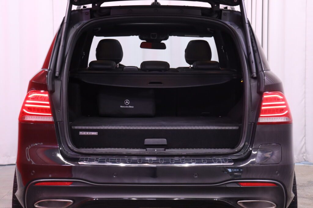 Mercedes-Benz - GLE - 500 e 4Matic AMG // Panoraama / Koukku / Sähkösäätöiset nahkapenkit / ILS Mercedes-Benz - GLE - 500 e 4Matic AMG // Panoraama / Koukku / Sähkösäätöiset nahkapenkit / ILS - Maastoauto