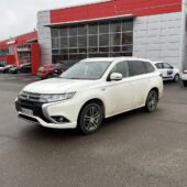 Mitsubishi - Outlander PHEV - Instyle Navi 4WD 5P - Maastoauto
