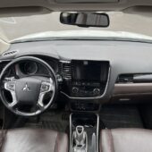 Mitsubishi - Outlander PHEV - Instyle Navi 4WD 5P - Maastoauto