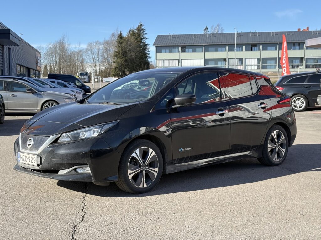 Nissan - Leaf - Acenta 40 kWh Driver Assist Pack FI // 360° / ACC / Kaistavahti / Navi / LED / Lämmitettävä ratti // - Viistoperä